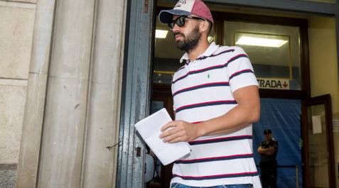 El guardia civil de la Manada comparecerá en Pamplona el 5 de julio por haber pedido el pasaporte El guardia civil de la Manada comparecerá en Pamplona el 5 de julio por haber pedido el pasaporte