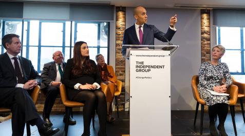 Rueda de prensa del ex diputado laborista del Reino Unido Chuka Umunna junto al resto de dimisionarios. Rueda de prensa del ex diputado laborista del Reino Unido Chuka Umunna junto al resto de dimisionarios.