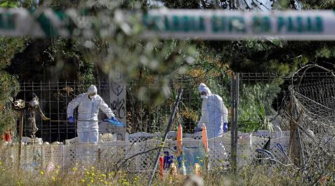 Agentes de la Policía Científica de la Guardia Civil investigan la muerte de los dos niños de Godella Agentes de la Policía Científica de la Guardia Civil investigan la muerte de los dos niños de Godella