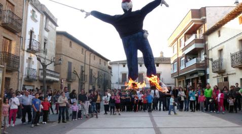 Quema del Judas en Allo en 2012. Quema del Judas en Allo en 2012.