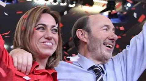 Una foto de Rubalcaba junto a Carme Chacón emociona en las redes sociales Una foto de Rubalcaba junto a Carme Chacón emociona en las redes sociales