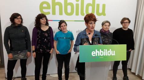 Bakartxo Ruiz, candidata de EH Bildu a la Presidencia del Gobierno de Navarra, en un acto de campaña Bakartxo Ruiz, candidata de EH Bildu a la Presidencia del Gobierno de Navarra, en un acto de campaña