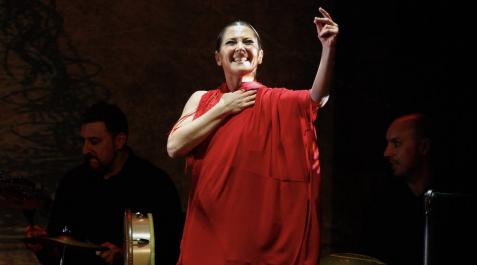 Sara Baras retumba con su farruca y pone en pie al público de Nueva York Sara Baras retumba con su farruca y pone en pie al público de Nueva York