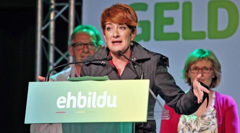 La candidata de EH Bildu a la presidencia de Navarra, Bakartxo Ruiz, analizando los resultados en el acto del Zentral La candidata de EH Bildu a la presidencia de Navarra, Bakartxo Ruiz, analizando los resultados en el acto del Zentral