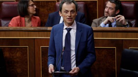 El ministro de Ciencia, Innovación y Universidades, Pedro Duque, en una sesión de control en el Congreso. El ministro de Ciencia, Innovación y Universidades, Pedro Duque, en una sesión de control en el Congreso.