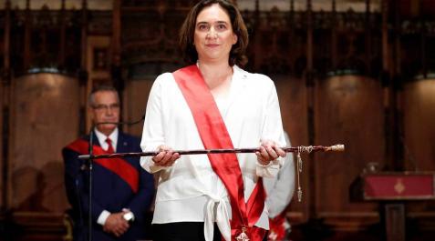 Ada Colau, tras su nombramiento como alcaldesa de Barcelona. Ada Colau, tras su nombramiento como alcaldesa de Barcelona.