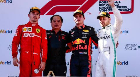 Podio del Gran Premio de Austria de Fórmula 1, en el que Verstappen se ha impuesto a Leclerc y Bottas. Podio del Gran Premio de Austria de Fórmula 1, en el que Verstappen se ha impuesto a Leclerc y Bottas.