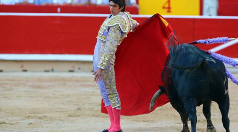 Una oreja para Castella por su faena con el quinto toro de la tarde Una oreja para Castella por su faena con el quinto toro de la tarde