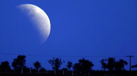 Eclipse lunar del 16 de julio de 2019 El fenómeno se pudo observar desde varios puntos del planeta y dejó estampas espectaculares.