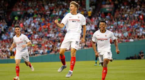 Pozo celebra su gol en el partido amistoso entre Sevilla FC y Liverpool FC. Pozo celebra su gol en el partido amistoso entre Sevilla FC y Liverpool FC.
