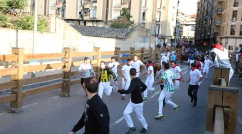 Un mozo sufre un baretazo en el sexto encierro, el más largo de las fiestas de Tudela Un mozo sufre un baretazo en el sexto encierro, el más largo de las fiestas de Tudela
