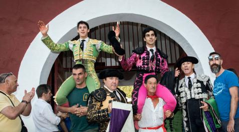 Cinco orejas en un festín excesivo en Estella Cinco orejas en un festín excesivo en Estella