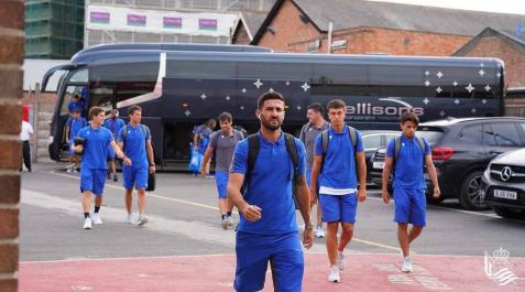 Raúl Navas, ayer durante el viaje de la Real Sociedad a Inglaterra. Raúl Navas, ayer durante el viaje de la Real Sociedad a Inglaterra.
