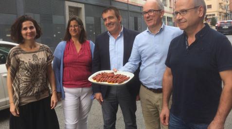 María Arcos y Amaia Algarra, promotoras de Pamplona Sur, Luis Zuazu y Javier Prados, del Gremio de Carniceros, y el carnicero Pako Núñez María Arcos y Amaia Algarra, promotoras de Pamplona Sur, Luis Zuazu y Javier Prados, del Gremio de Carniceros, y el carnicero Pako Núñez