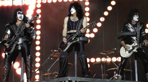 Kiss desata su espectáculo total en la última noche del Rock Fest Barcelona Kiss desata su espectáculo total en la última noche del Rock Fest Barcelona