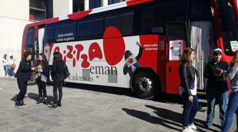 El Banco de Sangre y ADONA fomentan la donación entre el alumnado universitario El Banco de Sangre y ADONA fomentan la donación entre el alumnado universitario