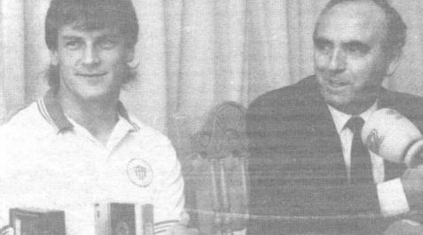 Podcast 'Todo al rojo' | Así se gestó el fichaje de un mito de Osasuna: Jan Urban Podcast 'Todo al rojo' | Así se gestó el fichaje de un mito de Osasuna: Jan Urban