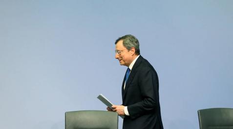 El presidente del BCE, Mario Draghi, abandona su última rueda de prensa en Frankfurt, Alemania. El presidente del BCE, Mario Draghi, abandona su última rueda de prensa en Frankfurt, Alemania.