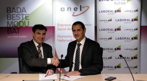 El acuerdo ha sido firmado por Javier Cortajarena Goñi, director territorial de Laboral Kutxa, e Ignacio Ugalde, presidente de ANEL El acuerdo ha sido firmado por Javier Cortajarena Goñi, director territorial de Laboral Kutxa, e Ignacio Ugalde, presidente de ANEL