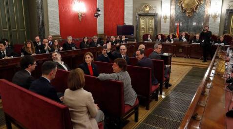 Las imágenes del juicio al Procés El Tribunal Supremo inicia este martes el juicio al Procés. Estas son las imágenes del día
