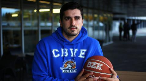 Álex Calvo juega sin mirar a sus números más destacados Álex Calvo juega sin mirar a sus números más destacados