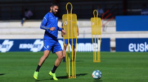 Adrián López no ha entrado en la convocatoria de Arraste por su reciente lesión Adrián López no ha entrado en la convocatoria de Arraste por su reciente lesión