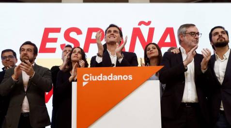 Rivera no dimite y propone un congreso extraordinario para que decidan los militantes Rivera no dimite y propone un congreso extraordinario para que decidan los militantes