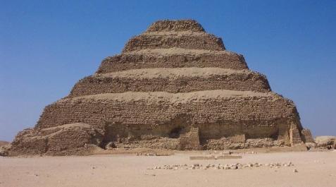 Descubren en Egipto un gran felino momificado Descubren en Egipto un gran felino momificado