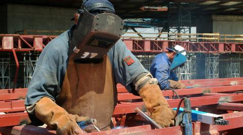 Mayores de 45 años y extranjeros firman siete de cada diez acuerdos Mayores de 45 años y extranjeros firman siete de cada diez acuerdos