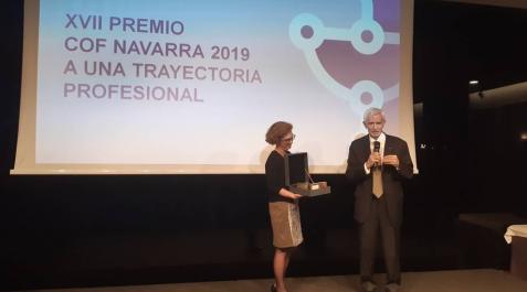 El Colegio de Farmacéuticos de Navarra entrega los XVII Premios COFNA El Colegio de Farmacéuticos de Navarra entrega los XVII Premios COFNA