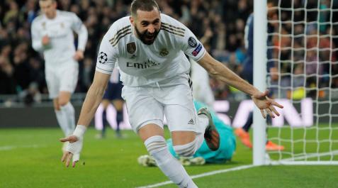 Karim Benzema celebra uno de sus goles al París Saint Germain Karim Benzema celebra uno de sus goles al París Saint Germain