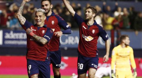 Osasuna rescata un punto de la batalla contra el Sevilla Osasuna rescata un punto de la batalla contra el Sevilla