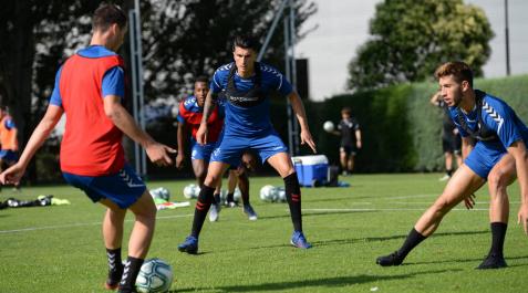 Luis Perea, en un entrenamiento de Osasuna. Luis Perea, en un entrenamiento de Osasuna.