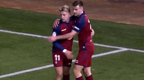 Lorca-Osasuna: Brandon y Barbero celebran el primer gol. Lorca-Osasuna: Brandon y Barbero celebran el primer gol.