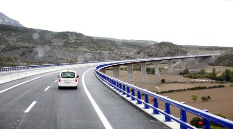 Ayerdi calcula en 2,4 millones el sobrecoste en peaje de Autovía del Pirineo Ayerdi calcula en 2,4 millones el sobrecoste en peaje de Autovía del Pirineo