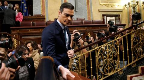 Continúa el debate, tras una jornada bronca en la que Sánchez amarra la investidura Continúa el debate, tras una jornada bronca en la que Sánchez amarra la investidura