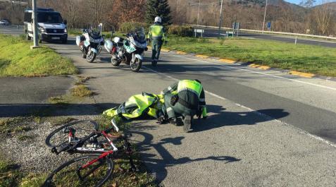 Un ciclista de 86 años, trasladado al CHN tras una caída en la PA-30, en Olloki Un ciclista de 86 años, trasladado al CHN tras una caída en la PA-30, en Olloki