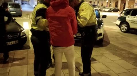 Detenido un menor de 17 años por robo con fuerza a un taxista en Pamplona Detenido un menor de 17 años por robo con fuerza a un taxista en Pamplona