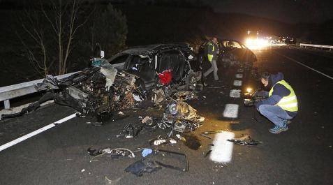 Accidente mortal en Olagüe Dos jóvenes de 19 y 21 años, Xabier Taberna Tellechea y vecino de Igantzi (Yanci) y Mikel Manzano Altuna, de San Sebastián, fallecieron este sábado en un accidente múltiple con 5 vehículos implicados ocurrido en la N-121-A en el término de Olagüe.