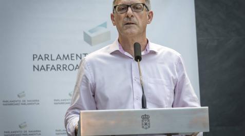 Adolfo Araiz, tras el pleno de investidura de María Chivite como presidenta. Adolfo Araiz, tras el pleno de investidura de María Chivite como presidenta.