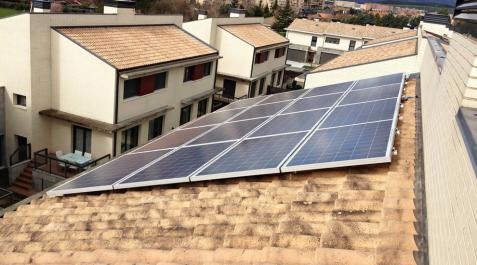 La regulación prevista para el autoconsumo eléctrico frena las inversiones La regulación prevista para el autoconsumo eléctrico frena las inversiones
