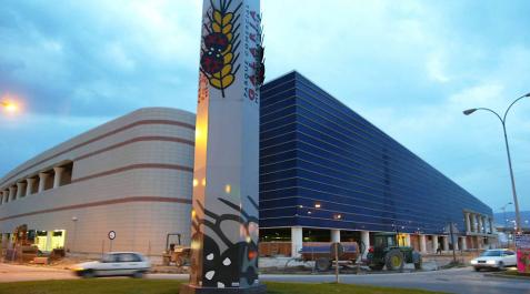 Bruselas investiga la legalidad del impuesto foral a grandes superficies Bruselas investiga la legalidad del impuesto foral a grandes superficies