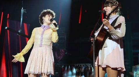 Anne Lukin y Maialen Gurbindo logran el pase del jurado de OT con su 'Ilargia' a dúo Anne Lukin y Maialen Gurbindo logran el pase del jurado de OT con su 'Ilargia' a dúo