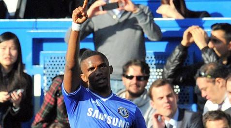 El camerunés, Samuel Eto'o, con el Chelsea El camerunés, Samuel Eto'o, con el Chelsea