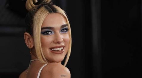 Dua Lipa sacude las redes sociales con su nuevo vídeo Dua Lipa sacude las redes sociales con su nuevo vídeo