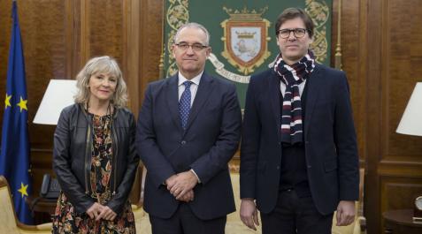 El Ayuntamiento de Pamplona se reúne con el director del Museo del Deporte El Ayuntamiento de Pamplona se reúne con el director del Museo del Deporte