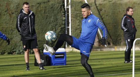 Facundo Roncaglia se perfila como lateral derecho para el partido del Wanda Facundo Roncaglia se perfila como lateral derecho para el partido del Wanda