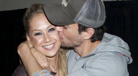 Enrique Iglesias y Anna Kournikova son padres de mellizos Enrique Iglesias y Anna Kournikova son padres de mellizos