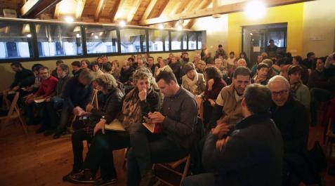 El Pirineo debate en Ochagavía cómo combatir la despoblación El Pirineo debate en Ochagavía cómo combatir la despoblación