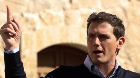 Rivera abre la puerta por primera vez a abandonar la política en caso de debacle el 10N Rivera abre la puerta por primera vez a abandonar la política en caso de debacle el 10N